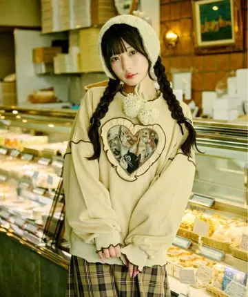 kutir [ 쿠티르와 레트로 ] 하트 프릴 모듬 맨투맨/트레이닝복