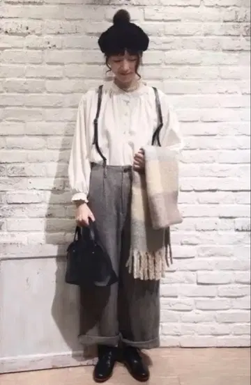 [ 새상품급 ] 겨울용 안감 부착 헤링본 와이드 팬츠 사만사 모스모스