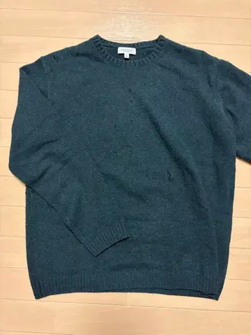 다크 그레이 크루넥 니트