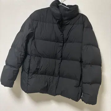 유니클로 파우더 소프트 다운 자켓 M 사이즈 2024년 제조