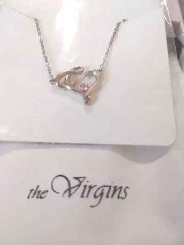 the Virgins 하트 모양 목걸이