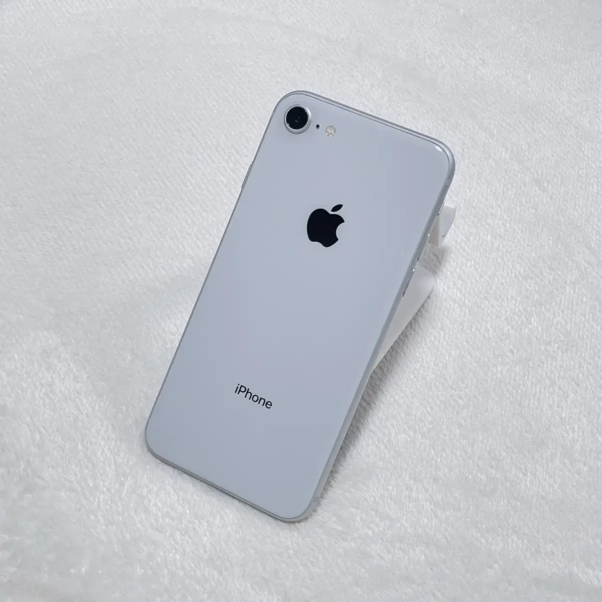 Genuine, pristine condition iPhone 8 Silver 256GB SSS grade 3utools 8