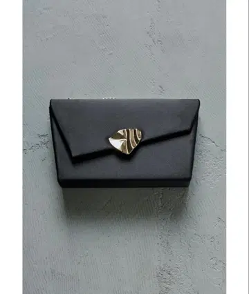 브라스컷 플랩 백 BLACK