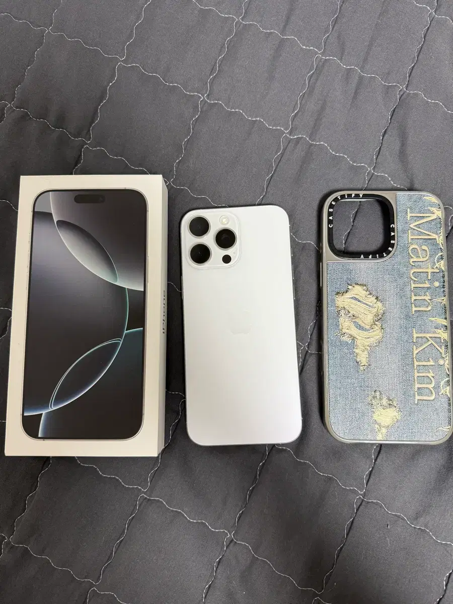 iPhone 16 Pro Max White Titanium