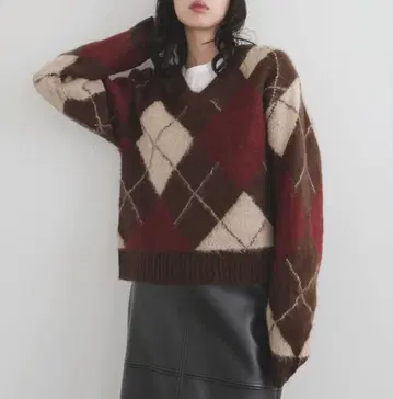 LIAN 아가일 V넥 니트 풀오버 브라운