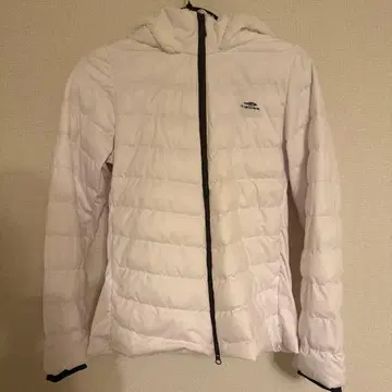 TIGORA 후드 부착 화이트 다운 자켓