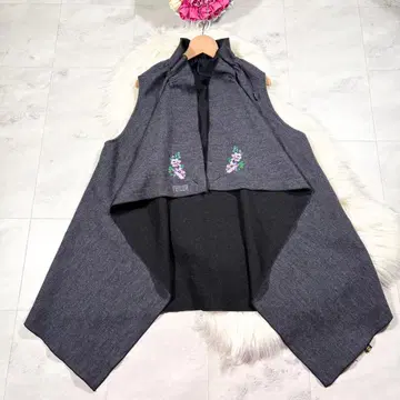 FEILER 페이 꽃 자수 케이프 판초 베스트 그레이 단추식