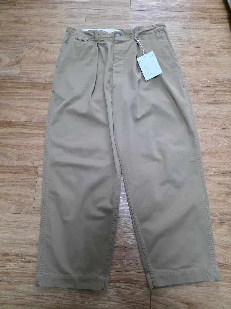 L 450,000 KRW (including shipping) 25ss Nice Ness Albarn Beige