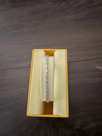 오늘만 [미사용 새상품] Swarovski 스와로브스키 팔찌 박스 포함