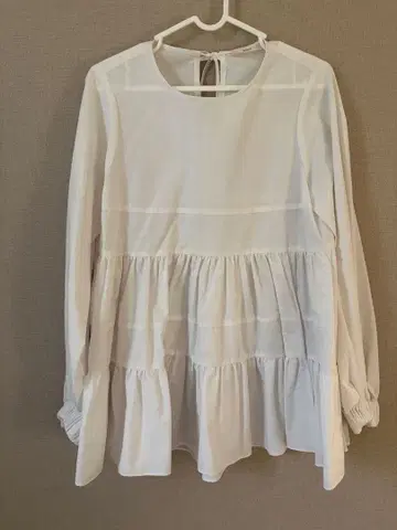 yori 백리본 티어드 롱 블라우스 화이트