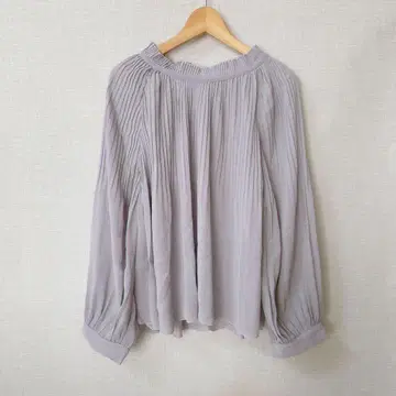 연보라 플리츠 디자인 긴팔 셔츠