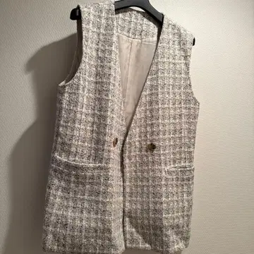 유니버셜 뮤즈 트위드 베스트