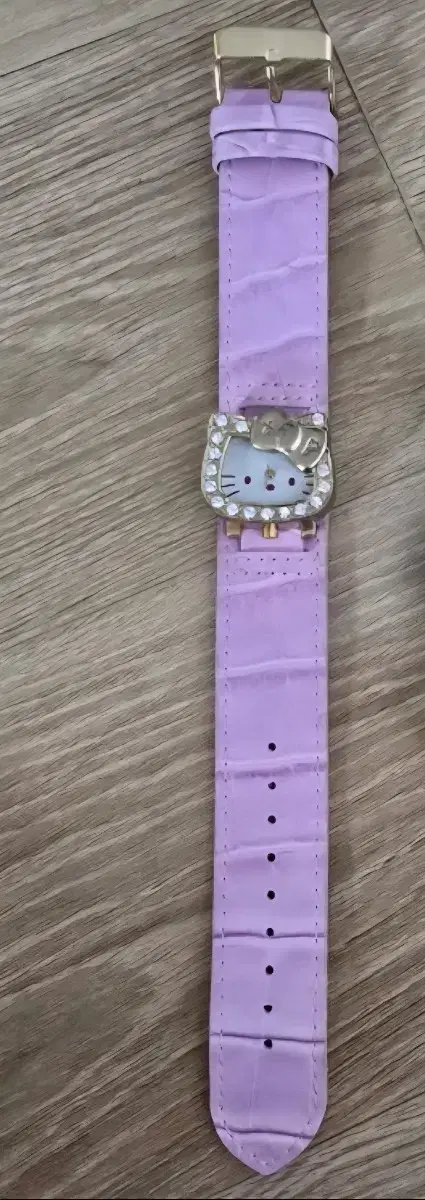Kitty watch light purple cubic decoration