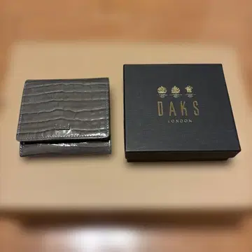 DAKS 접이식 지갑 카드/코인 수납 엠보 에나멜풍