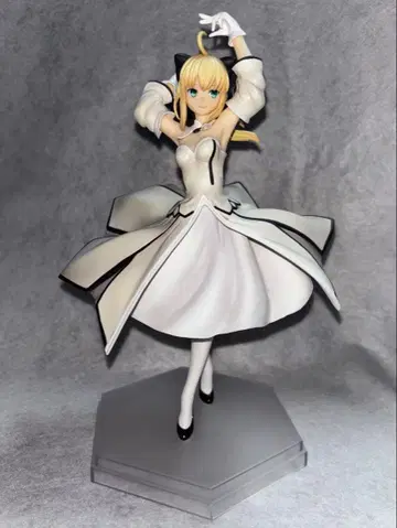 POP UP PARADE FGO 아르토리아 펜드라곤 릴리 피규어