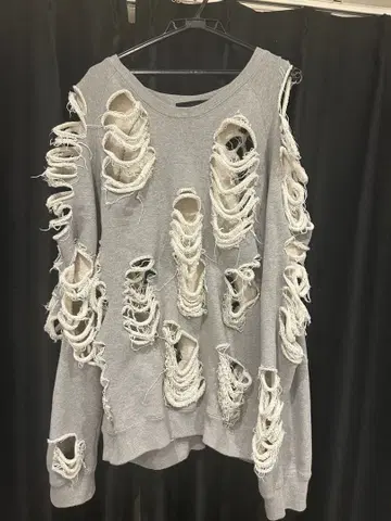 JUN NAKAYAMA 데미지 가공 맨투맨 T-Pablow 착용 L/XL