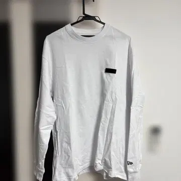 NEW ERA 화이트 긴팔 셔츠