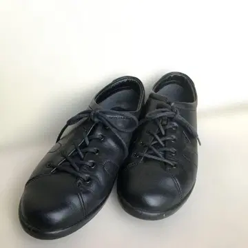 블랙 가죽 스니커즈 레이스업