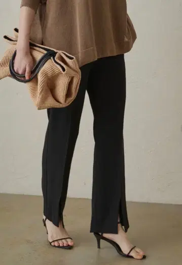 [ 새상품 ] Loungedress 라운지 드레스 프론트 슬릿 팬츠 S