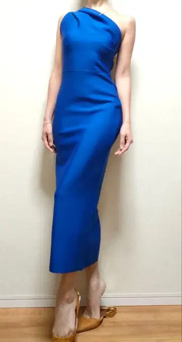 수입 원 숄더 로얄 블루 컬러 드레스 롱 칵테일 드레스