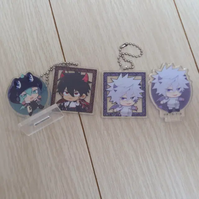 가히리 프랑, 잔저스, 백란 키링, 아크릴 스탠드