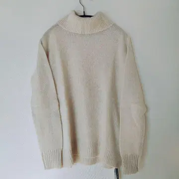 보쉬 아로마 캐시미어 100% 터틀넥 니트 M 사이즈