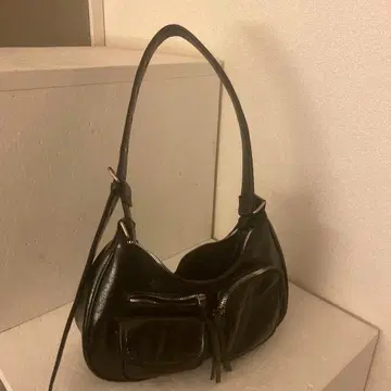 블랙 가죽 숄더백