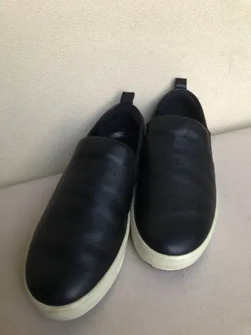 에코 35(22.5cm) 새상품급! 세련된 블랙 가죽 슬립온