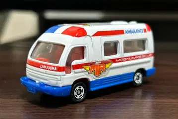 토미카 닛산 파라메딕 구급차