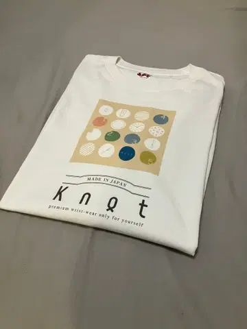 [ 한정판 ] knot x UNIQLO 그래픽 프린트 T셔츠 화이트