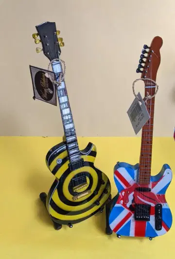 미니어처 일렉 기타 2개 세트 (스트라이프 패턴 유니언 잭)