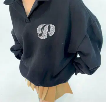 펠리큘 큐빅 맨투맨 블랙