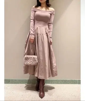 택 포함 새상품 스나이델 Sustainable 오프숄더 도킹 원피스