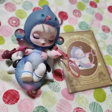 스컬팬더 Everyday Wonderland 애벌레