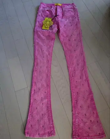 GUAPI / vintage pink embellished denim