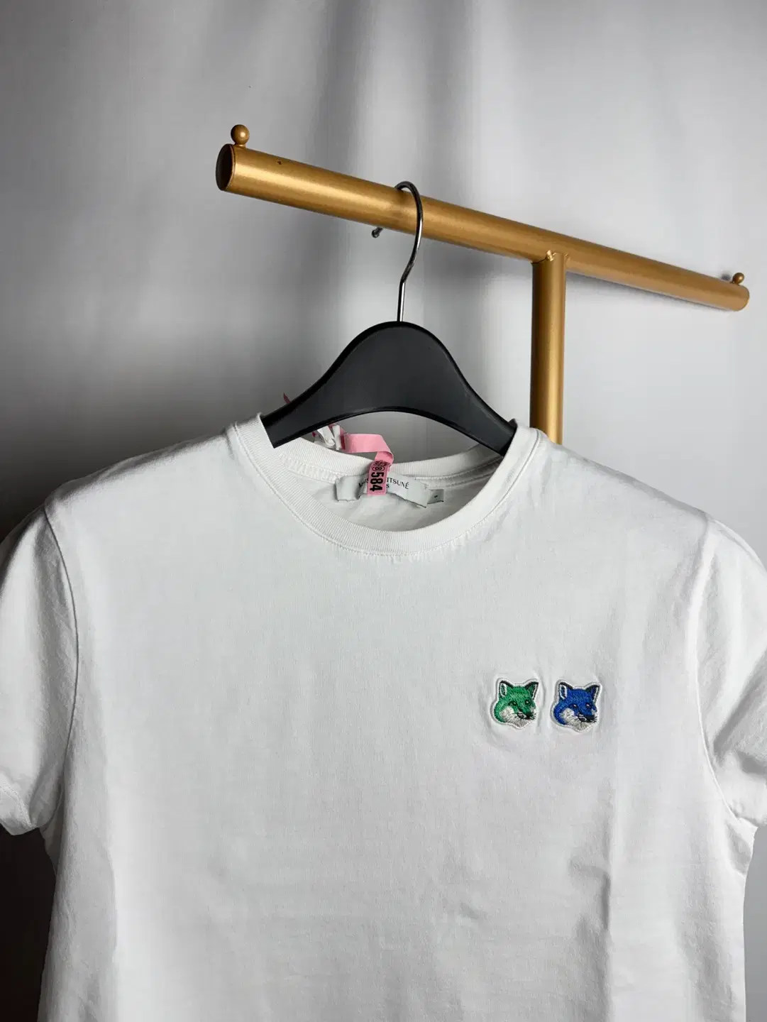 S) Maison Kitsuné Double Fox Head Cropped T-shirt