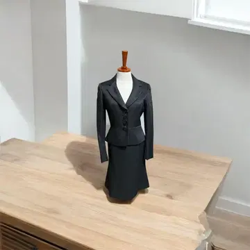 블랙 스커트 셋업