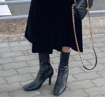 미라 오웬 숏부츠