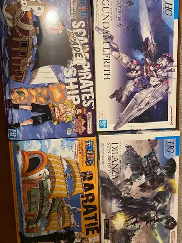 건담 프라모델과 원피스 해적선 발라티에 세트