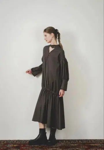 pinue 보타이 개더 헴 원피스