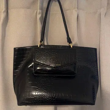 ideal of sweden 크로커다일풍 블랙 토트백