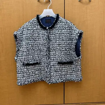 트위드 슬리브리스 베스트 투모로우랜드