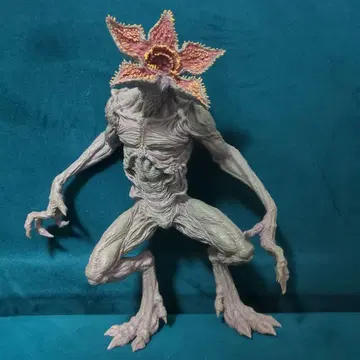 데모고르곤 피규어