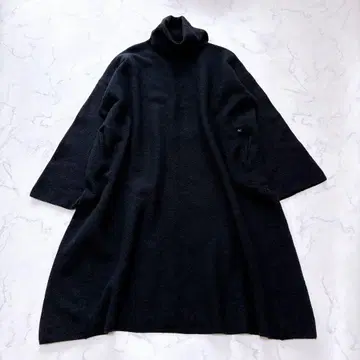 [ 새상품급 ] 45R 플로트 울 융모 터틀 니트 롱 원피스 R 자수