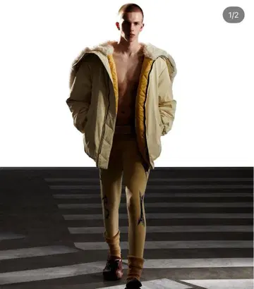 XANDERZHOU 베이지 후드 부착 다운 자켓