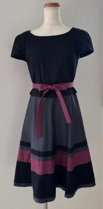 엠즈 그레이시 코튼 레이스 보르도 리본 벨트 원피스