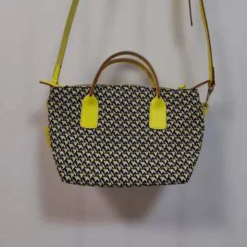 [ 로베르타피에리 ] 기하학 패턴 숄더백 블랙과 옐로우 컬러