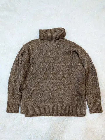 쇼콜라피네 로브 브라운 케이블 니트 스웨터