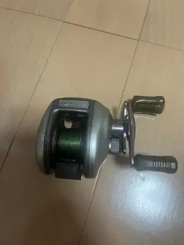 시마노 스콜피온 XT 베이트릴 흠집 및 얼룩 있음 12/16까지