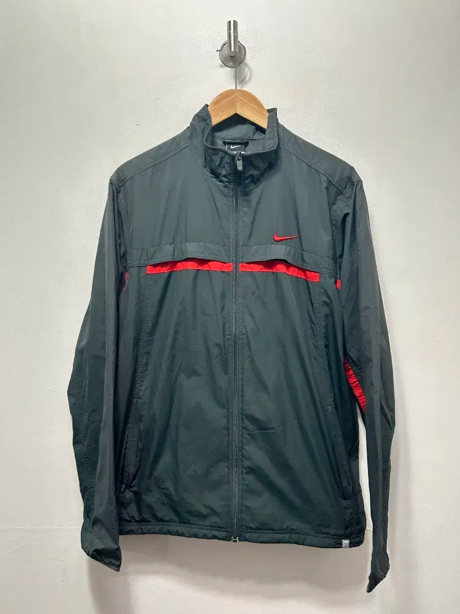 Nike Black/Red Windbreaker Jacket 105